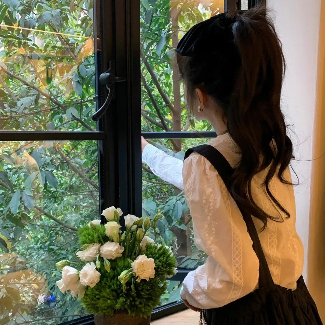 艳女新装